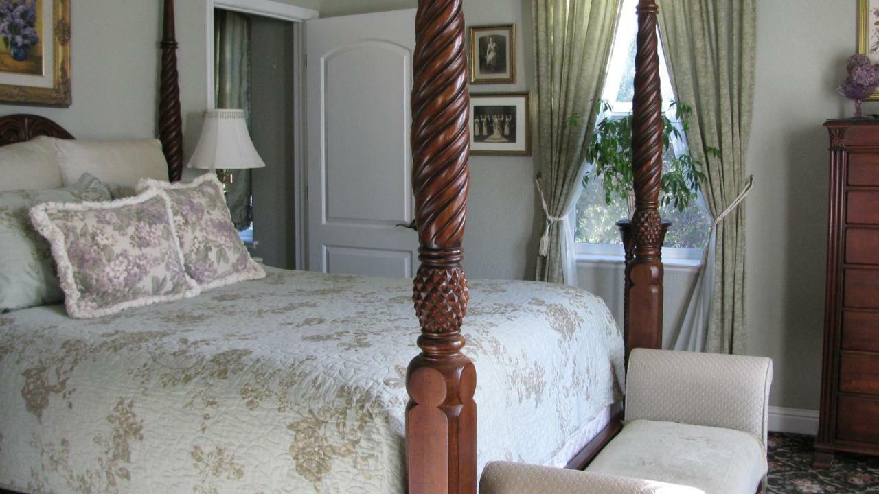 Yosemite Rose Bed And Breakfast Гровленд Экстерьер фото