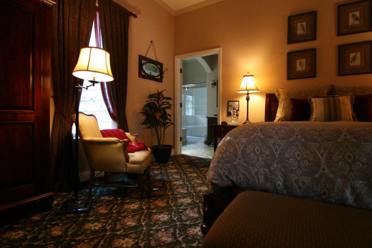 Yosemite Rose Bed And Breakfast Гровленд Экстерьер фото